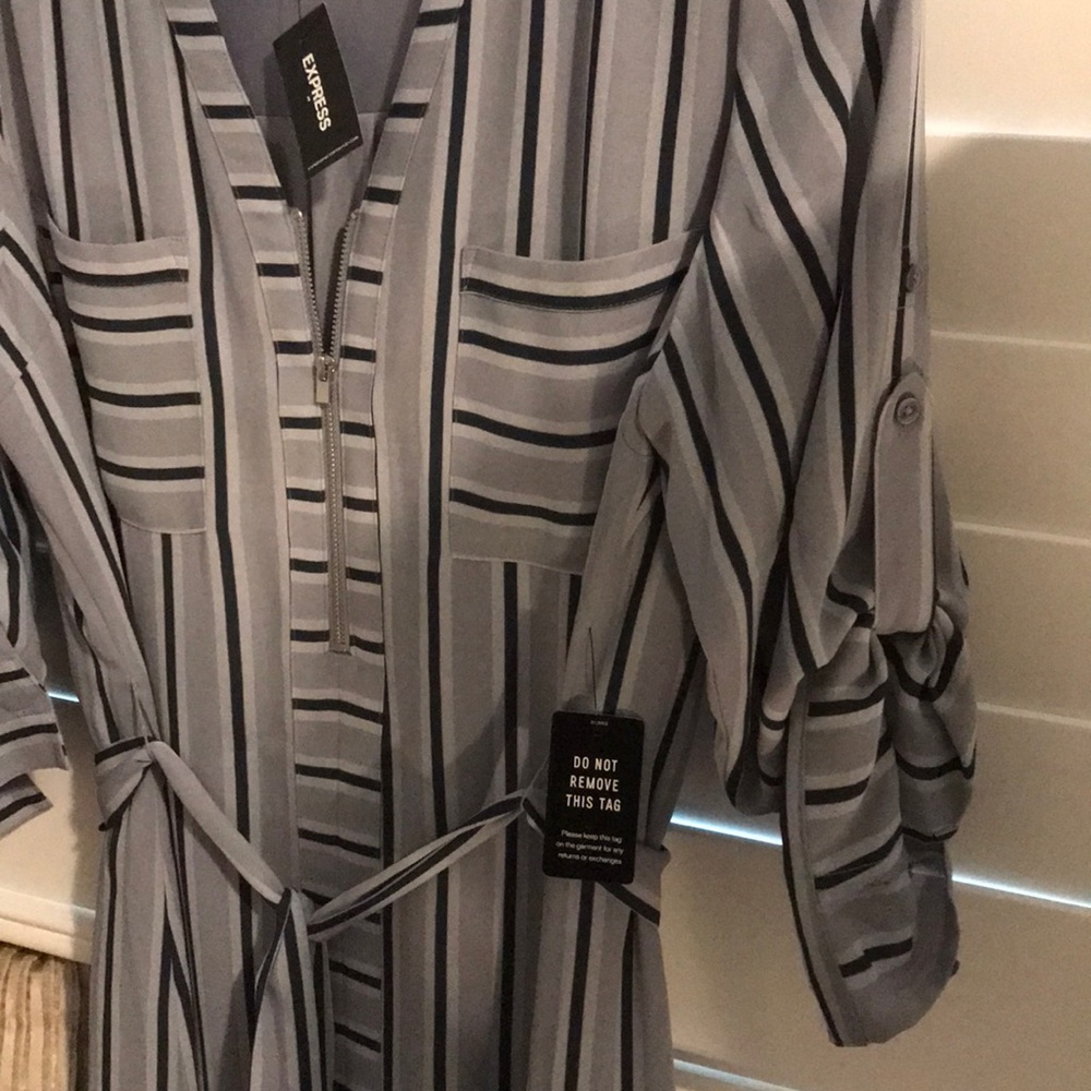 Dress - Picture 4 of 5